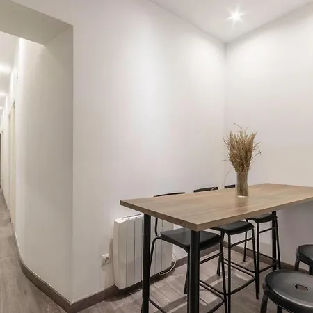 City Hall Vii By Aston Apartment